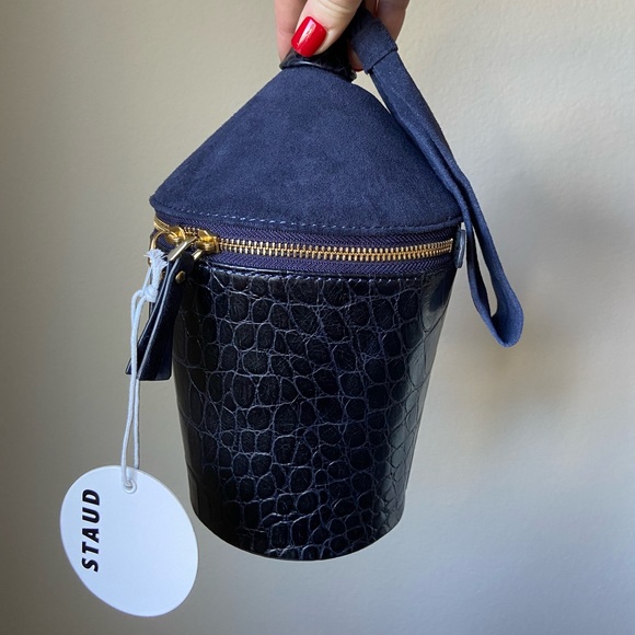 STAUD Handbags - STAUD Minnow leather bucket bag, NWT